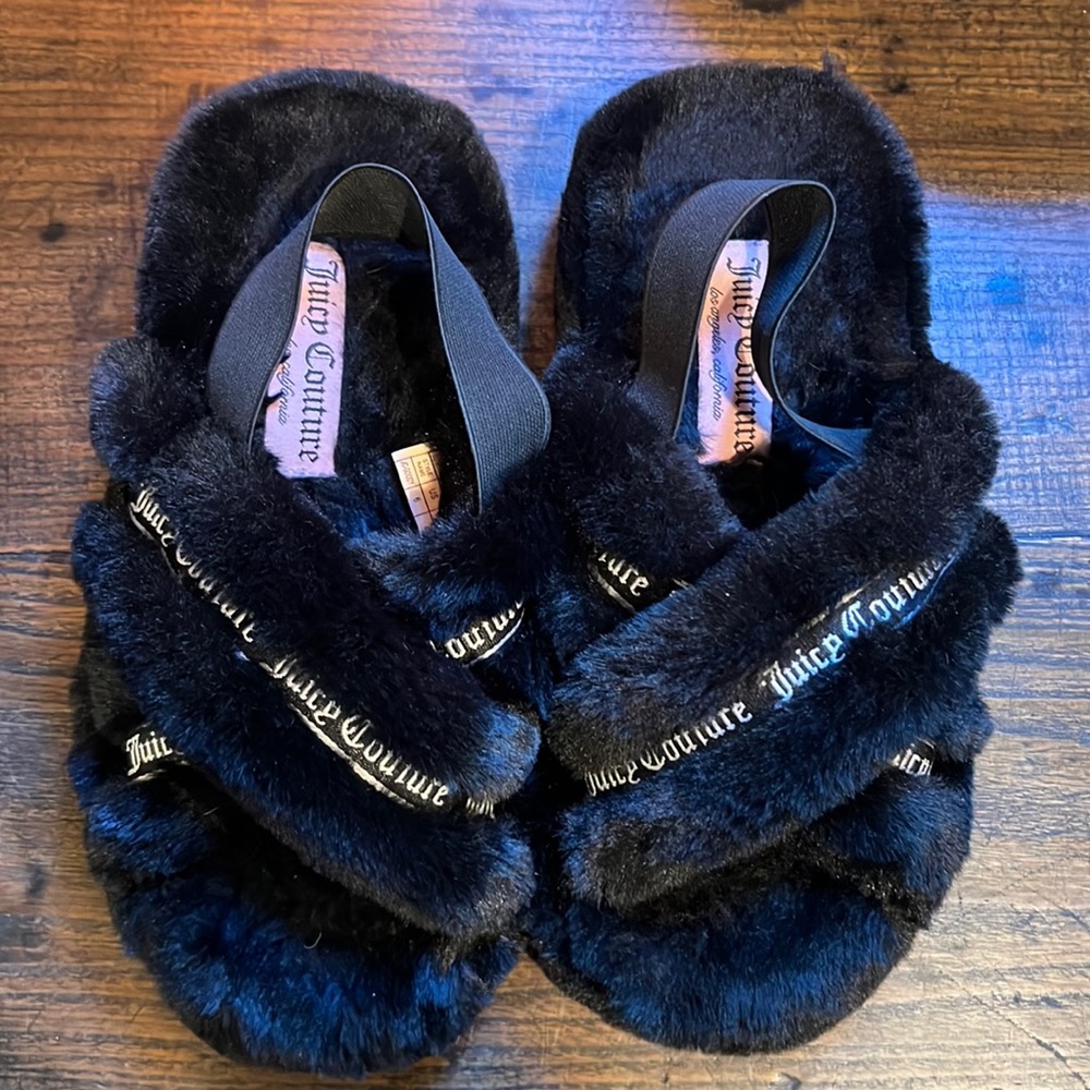 Juicy Couture Slippers